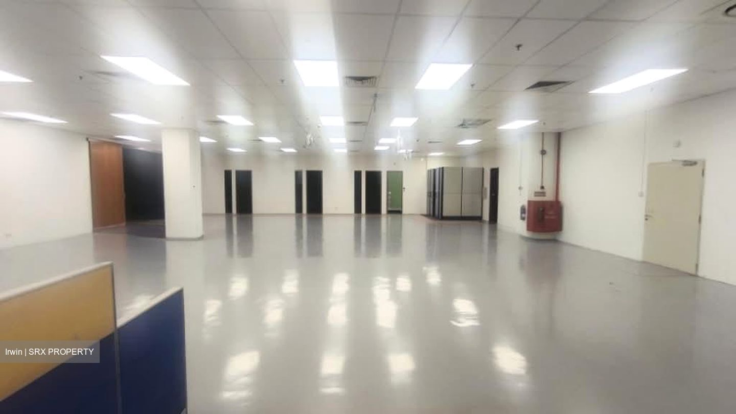 Toh Guan Road (D22), Warehouse #576601361